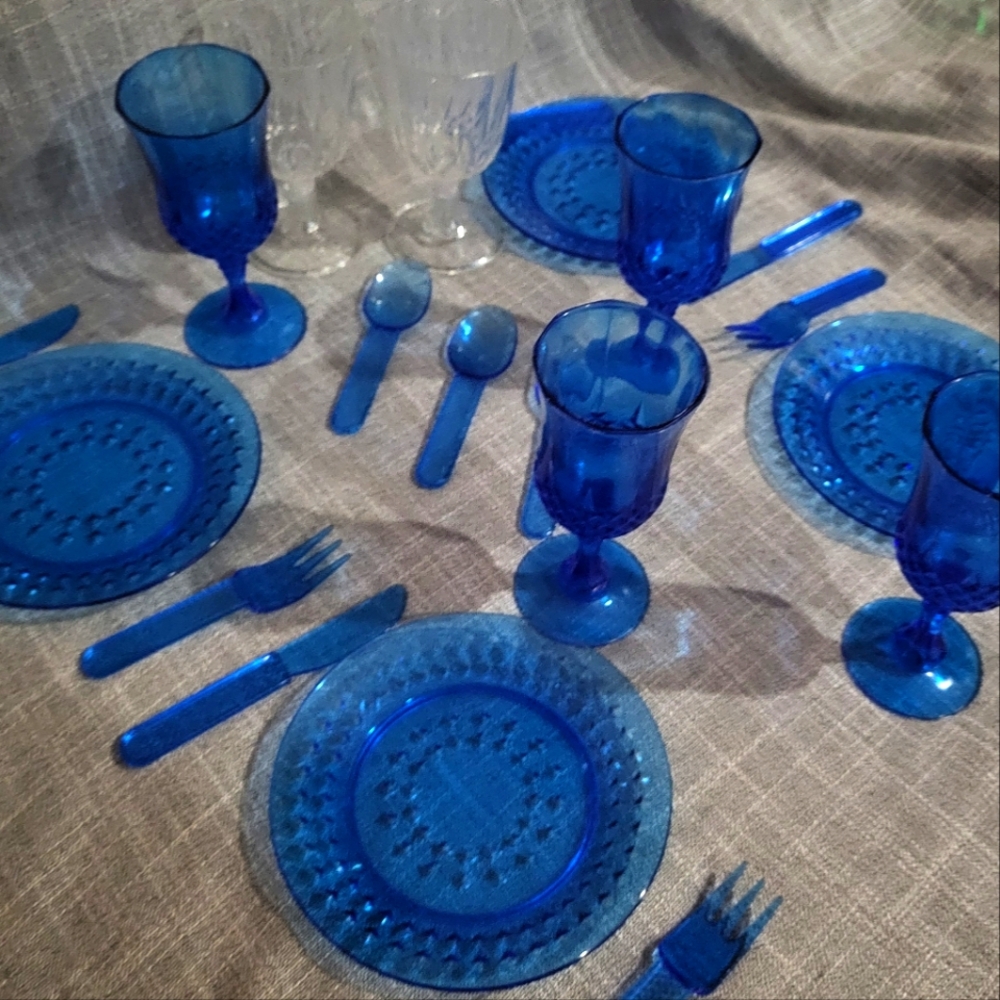 Vintage 1980s blue lagoon childrens toy plastic play dishes COMPLETE